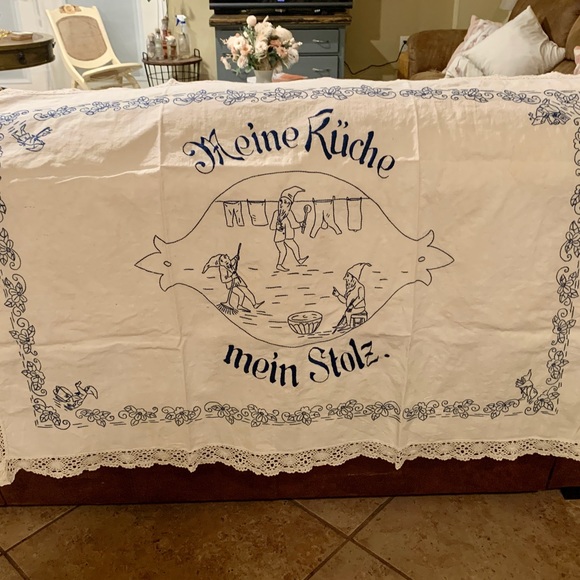 Vintage German Embroidered Lace Tablecloth - Picture 2 of 15